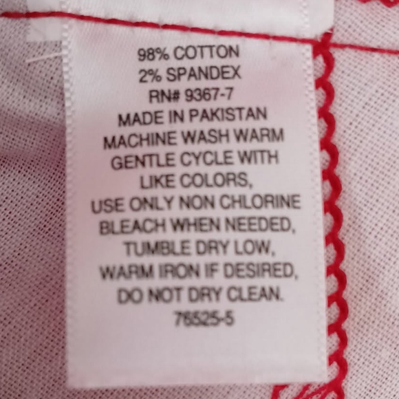 NWOT JOHN'S BAY WOMEN'S RED BERMUDA SHORTS INSEAM 11". SIZE 10 - Picture 11 of 11